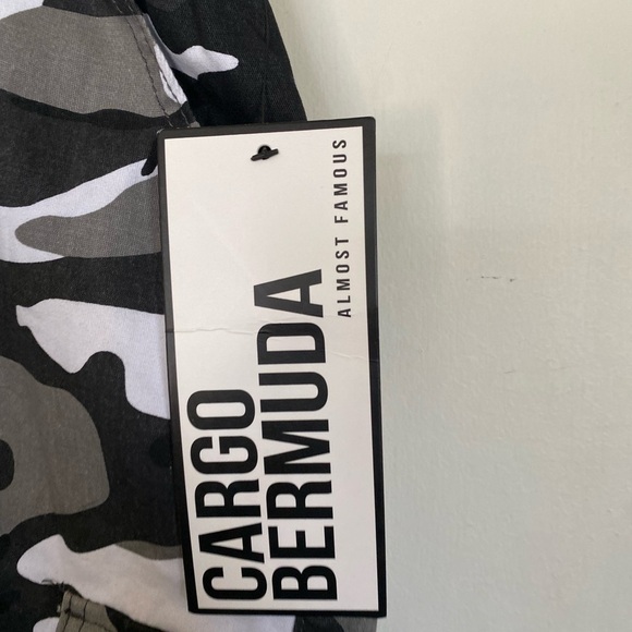 Almost famous Kirko, Bermuda, black, white gray, camo 3X men’s - Picture 3 of 6